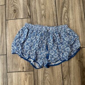 Matilda Jane Blue Patterned Women's Shorts size Large